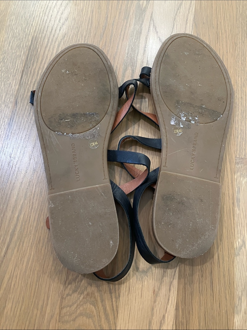 Lucky Brand Women's Black Strappy Flat Sandals - Picture 2 of 9